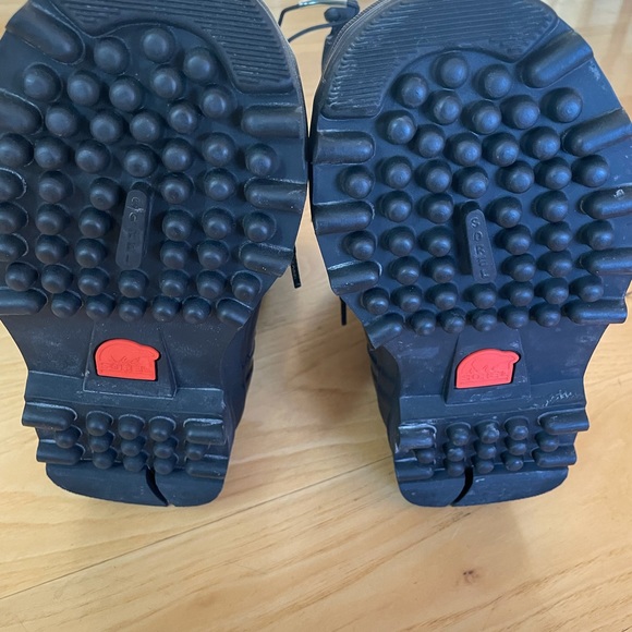 Sorel, Big Kids size 1, snow boots! ❄️ - Picture 4 of 5